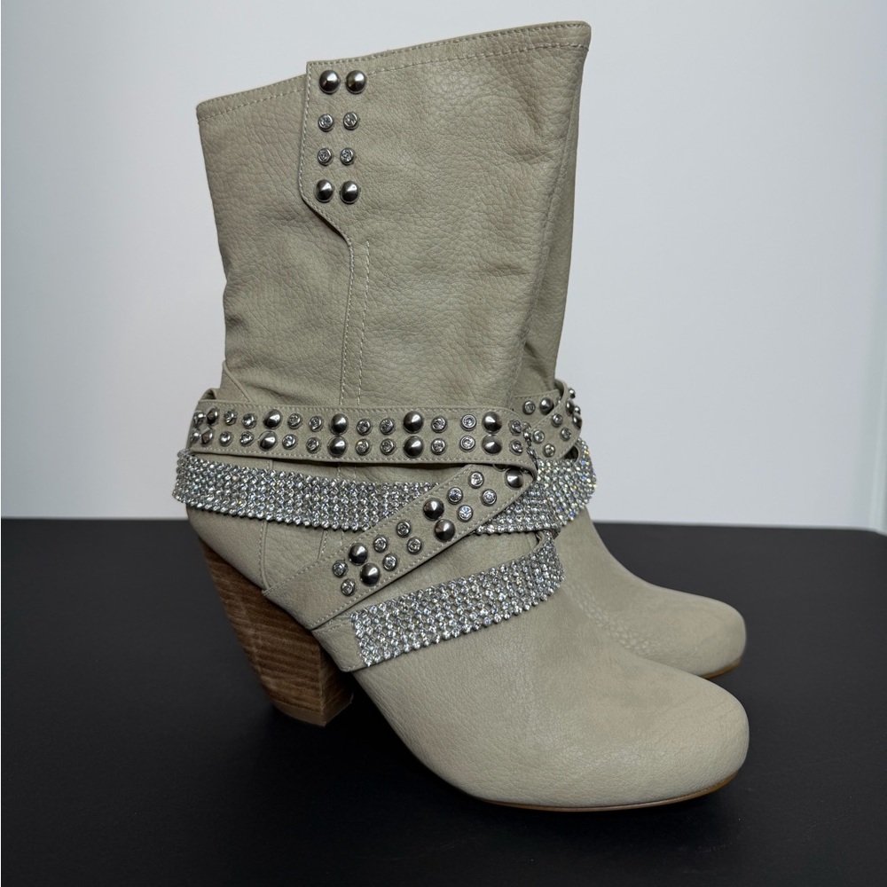 Not Rated Studded Cream Heeled Boots